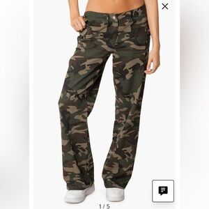 EDIKTED Camo Low-Rise Pants
